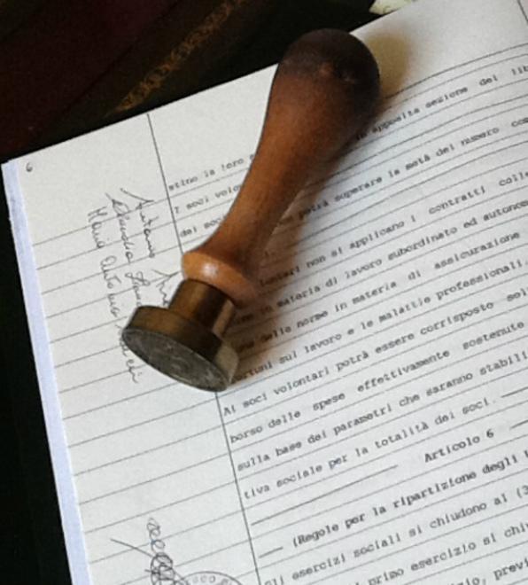 L’ex amico adesso è un “socio fantasma” 