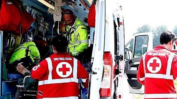 Si schianta in moto: è gravissimo