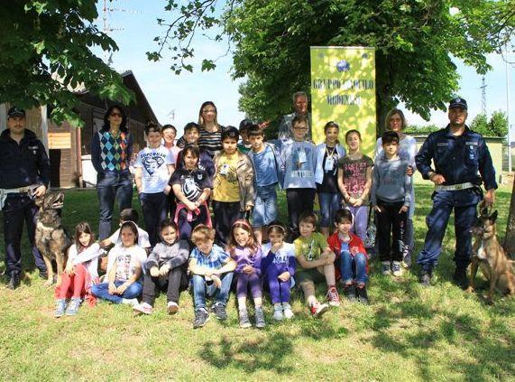 I due cani Axel e Polon promossi dagli alunni