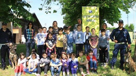 I due cani Axel e Polon promossi dagli alunni