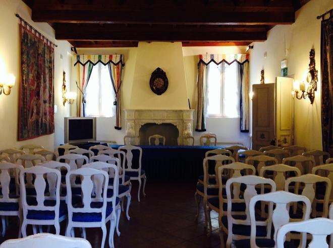 «Cambio d’uso del Leonora Ora deve ristrutturarsi»