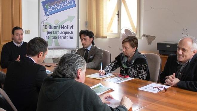 Commercio, Comune vara un piano di sostegno