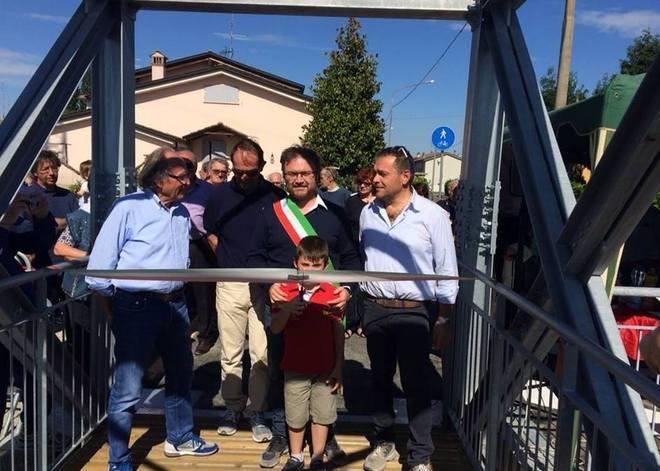 Inaugurato il ponte ciclopedonale