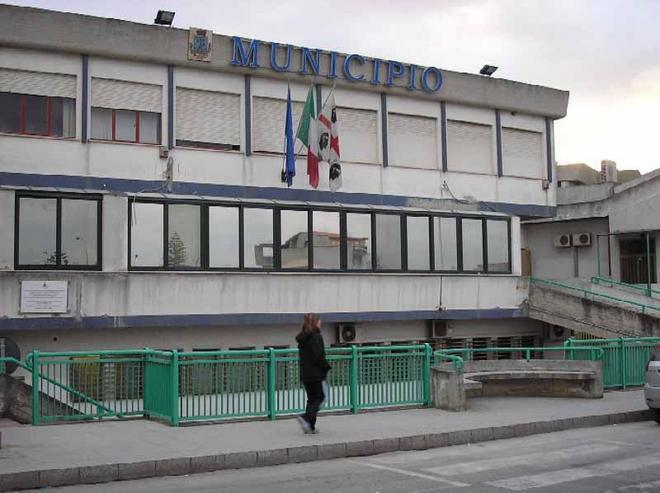 Bagarre sulla diretta streaming del consiglio comunale 