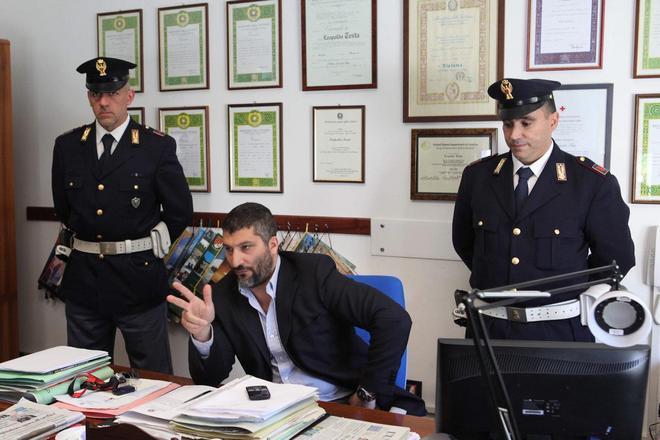 Blitz antidroga, sequestrati microtelecamere e metadone 