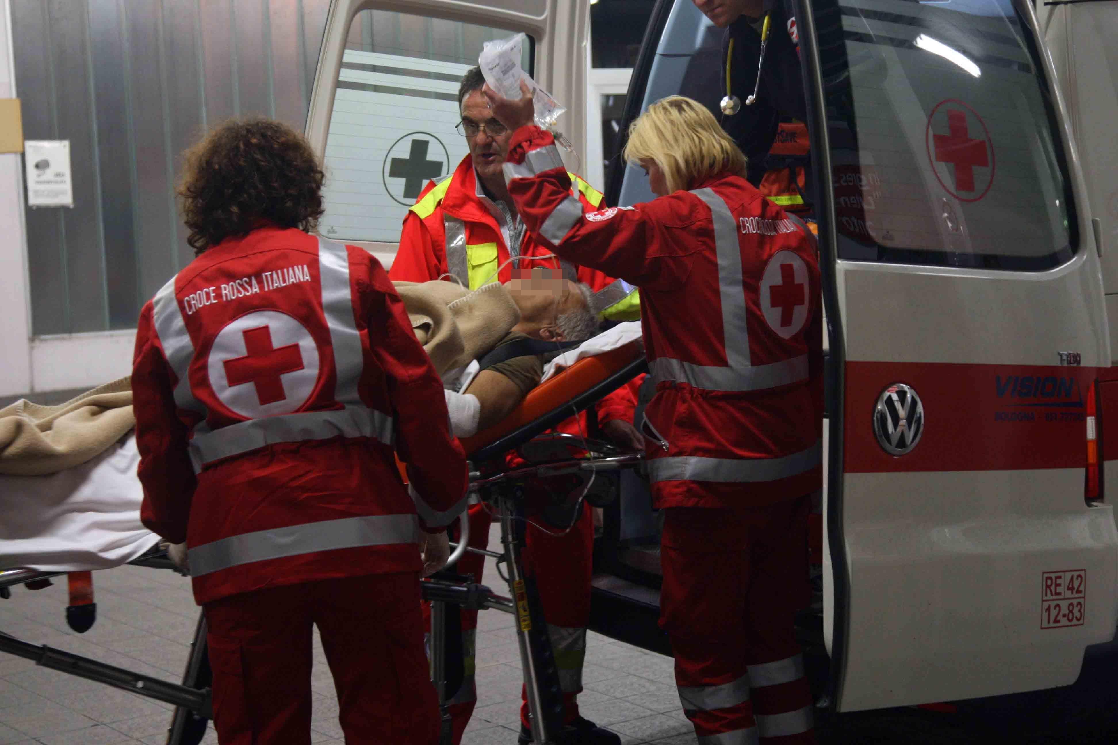 Carpineti, centrato da una fucilata 