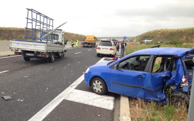 Tamponamento sulla statale 131, muore un uomo: 