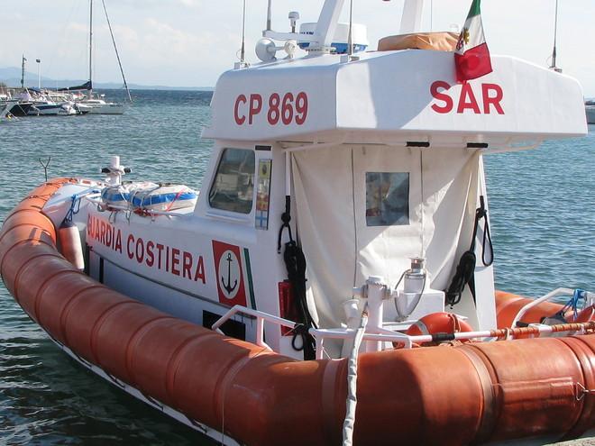 Panfilo a vela finisce nella tonnara di Porto Flavia 