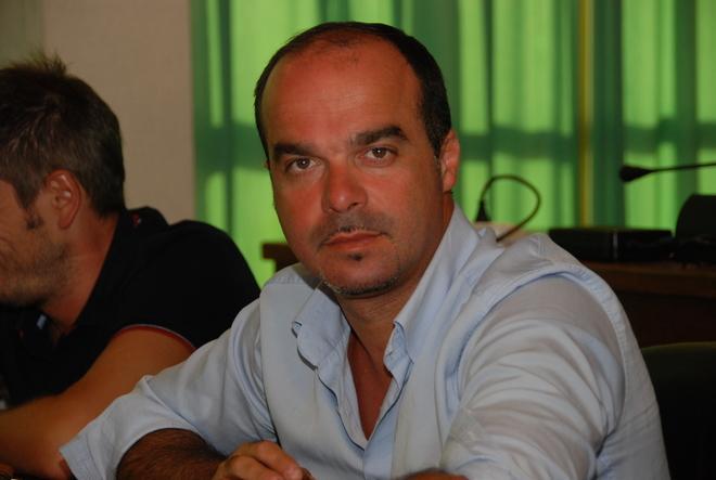 Parcheggi in via D’Annunzio, opposizione all’attacco: «Via l’assessore Bacciu» 