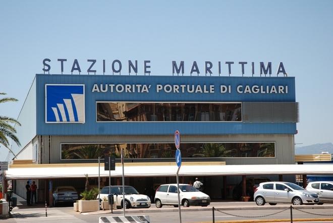 Di notte falso allarme bomba alla stazione marittima 