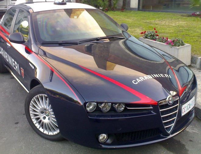 Minaccia l’ex fidanzata e sferra un ceffone alla madre di lei, arrestato un ventenne 