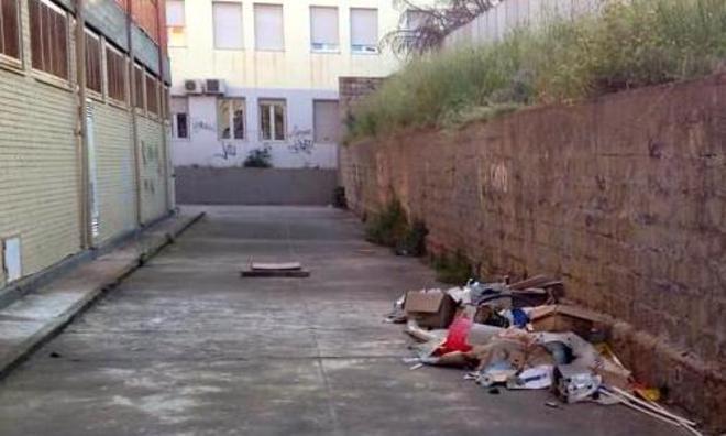 Una discarica nel cuore della città