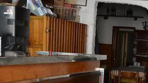 Attentato incendiario contro una pizzeria