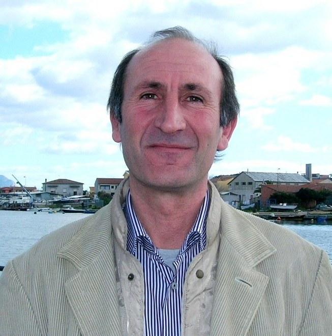 Partito il maquillage in piazza Gallura