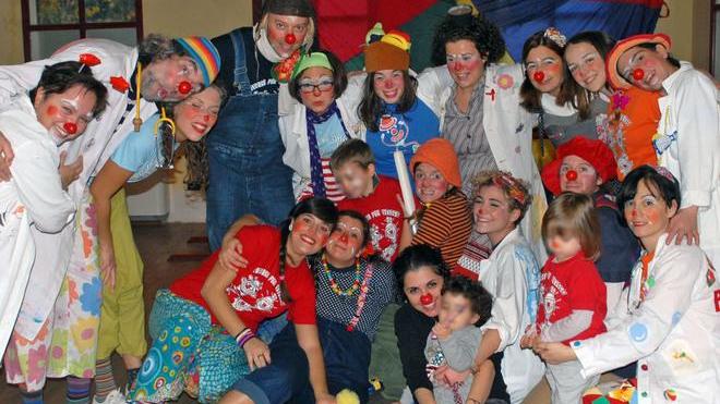 Uno spettacolo benefico aiuta “Ridere per vivere”