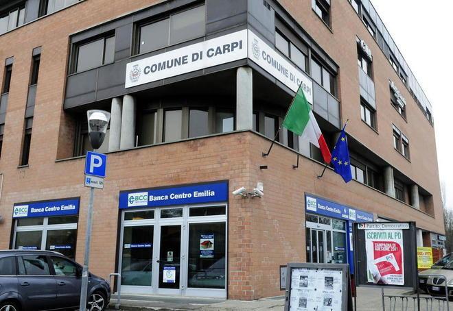 La carica dei 160 dirigenti per due posti in Comune 