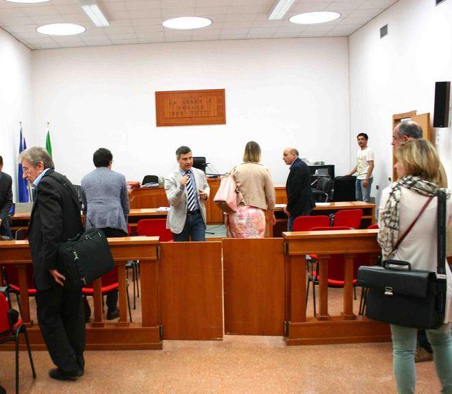 Crollo all’Ursa, in aula battaglia tra periti 