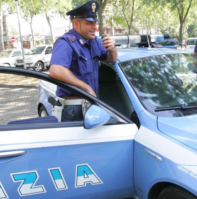 Si finge badante di un uomo morto da anni 