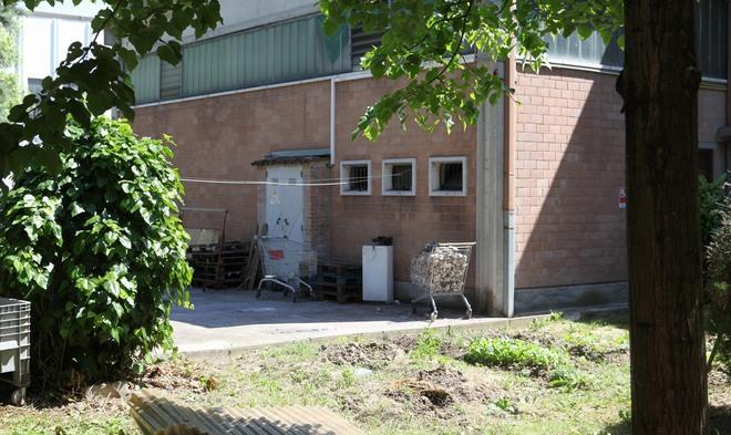 «Quella stireria ci rende impossibile vivere» 