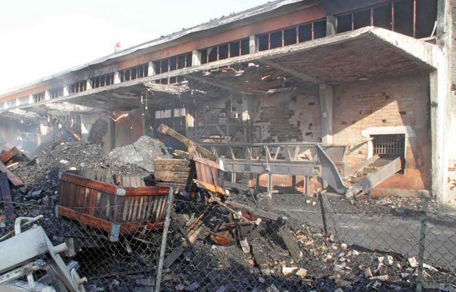 L’incendio blocca l’attività per due mesi 