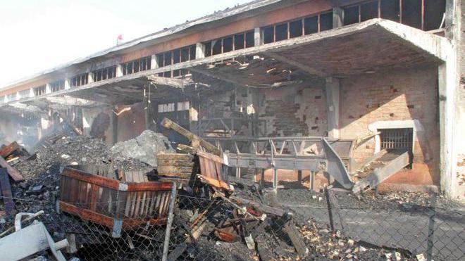 L’incendio blocca l’attività per due mesi