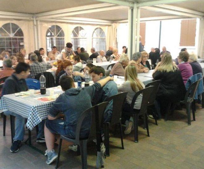 Reno Centese a tavola per aiutare la parrocchia