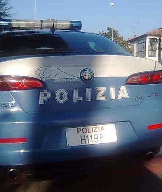 Trova portafogli e nasconde 190 euro in un calzino