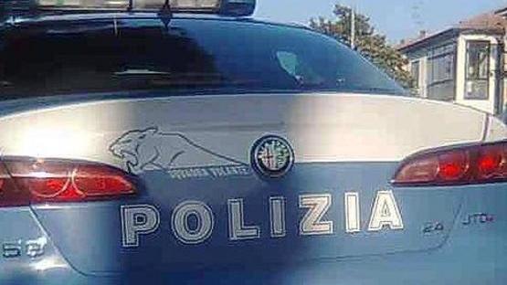 Trova portafogli e nasconde 190 euro in un calzino