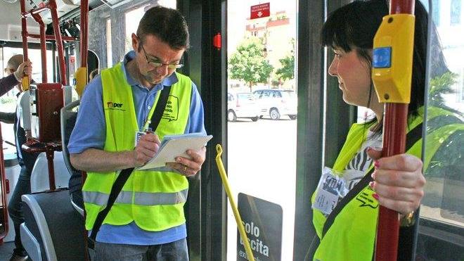 Cresce l’evasione sui bus Supera il 5% chi non paga
