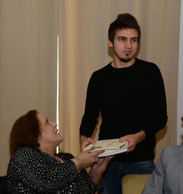 Premio De Roberto, il mondo dei disabili raccontato a scuola 