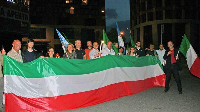 Fiaccolata per la sicurezza «Diciamo basta al degrado»