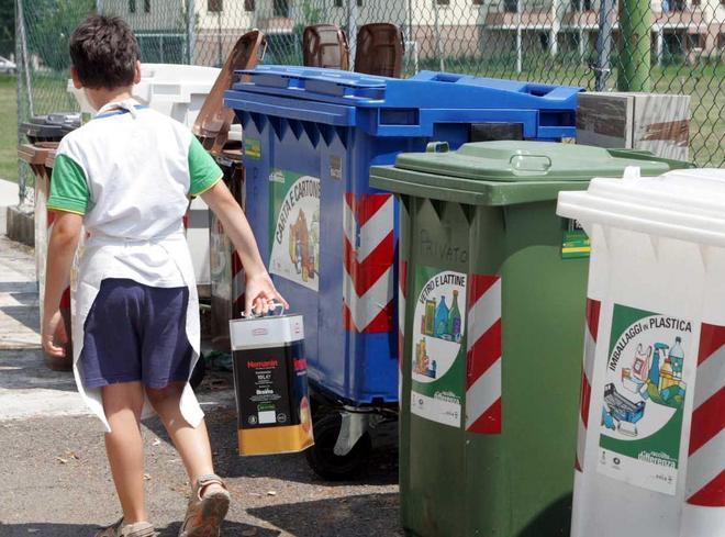 Raccolta dell’umido al via con piazzole nei quartieri 