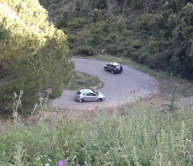 Scheletro nella grotta: sul cranio un foro di proiettile 