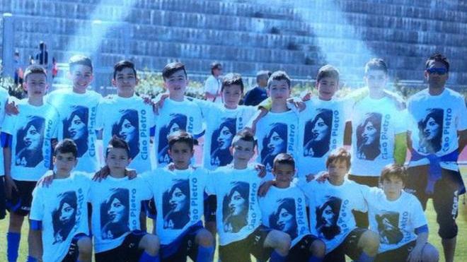 I compagni in campo per Pietro