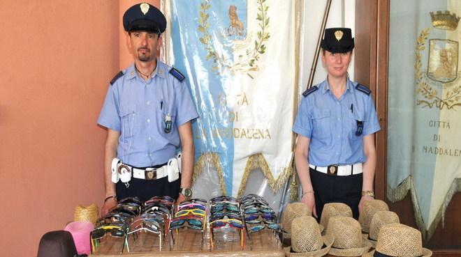 Ambulanti abusivi, un sequestro 