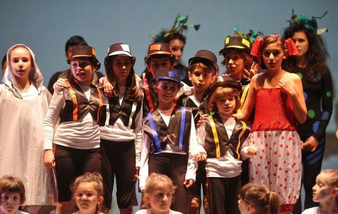 Le rane e il re al teatro Comunale 