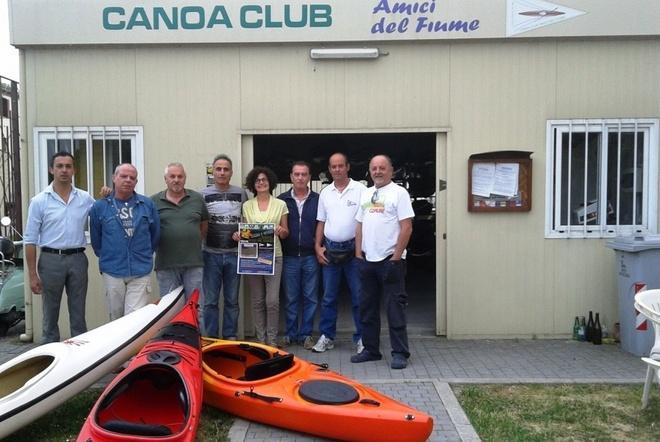 Alla scoperta dell’isola del Varano a bordo di canoe 