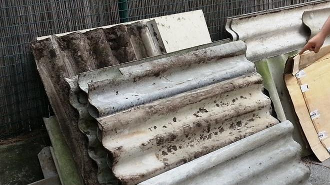 Smaltire l’eternit, i tecnici di Area saranno al centro sociale