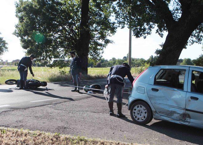 Schianto fra uno scooter e un’auto