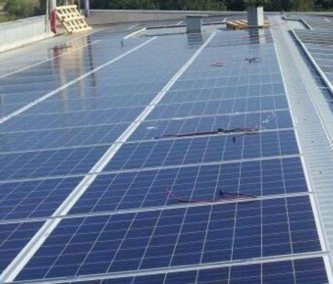 Fotovoltaico su scuola e palestra 