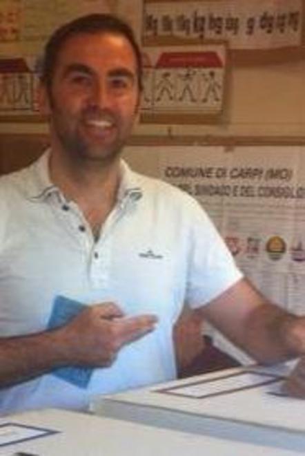 A Carpi polemiche su magliette, spille e un anziano ferito 