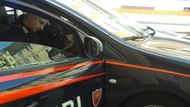 Investita sul marciapiede da auto pirata