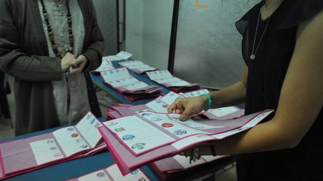 Comunali, quattro paesi eleggono i sindaci grazie al quorum