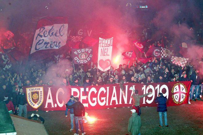  Reggiana, la rabbia dei tifosi e la decisione della società 
