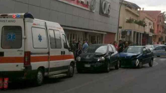 Scontro in via Diaz, ferite due donne