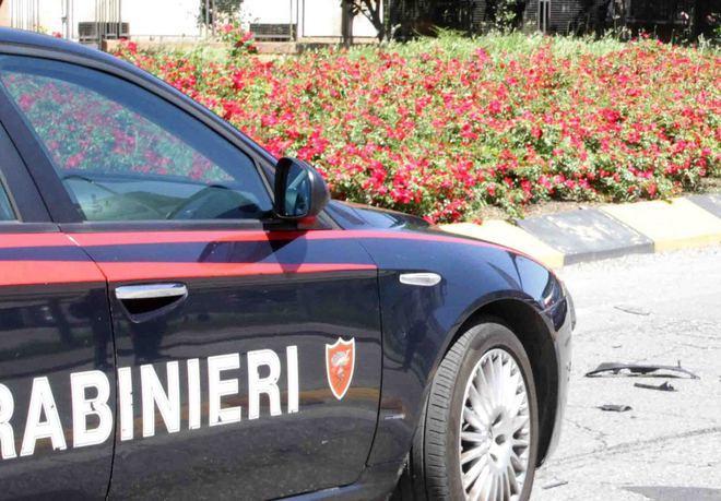 Paga al bar con una banconota falsa da 20 euro