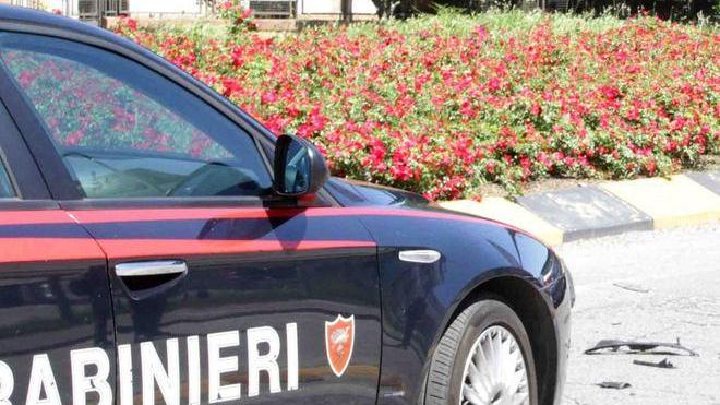 Paga al bar con una banconota falsa da 20 euro
