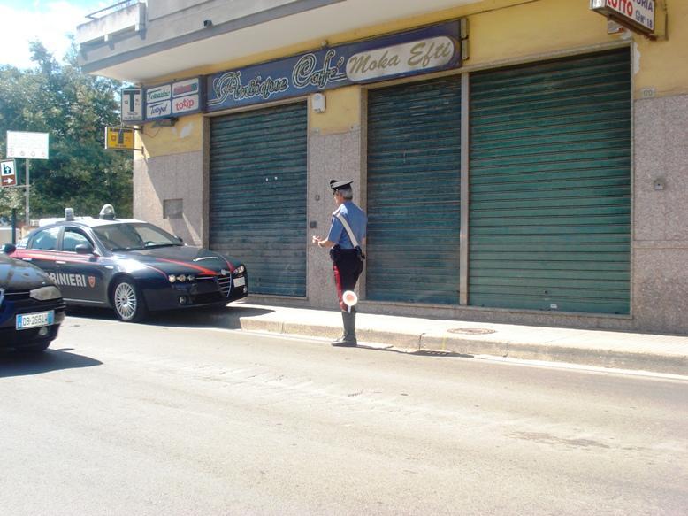 Sigarette e 200 euro, il bottino dei ladri in una tabaccheria 