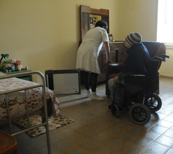 Assistere invalidi a casa, odissea tra carte e ritardi 