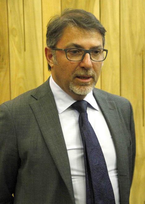 Colpì il padre a coltellate Sconto di pena in Appello 